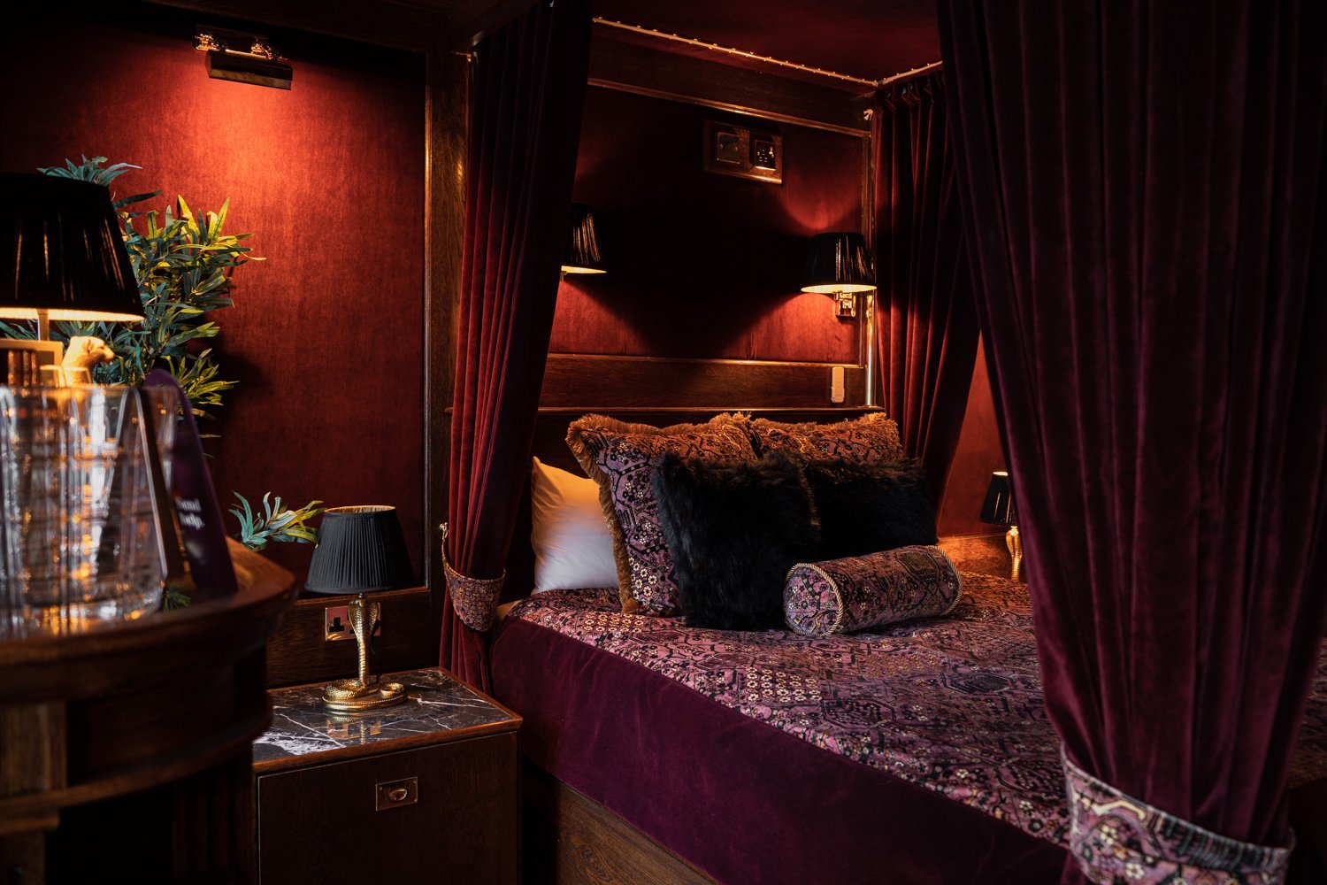 House of Gods Hotel by null