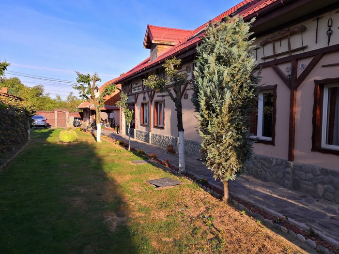 PENSIUNEA DEALU MORII - Prices & Lodge Reviews (Cartisoara, Romania)