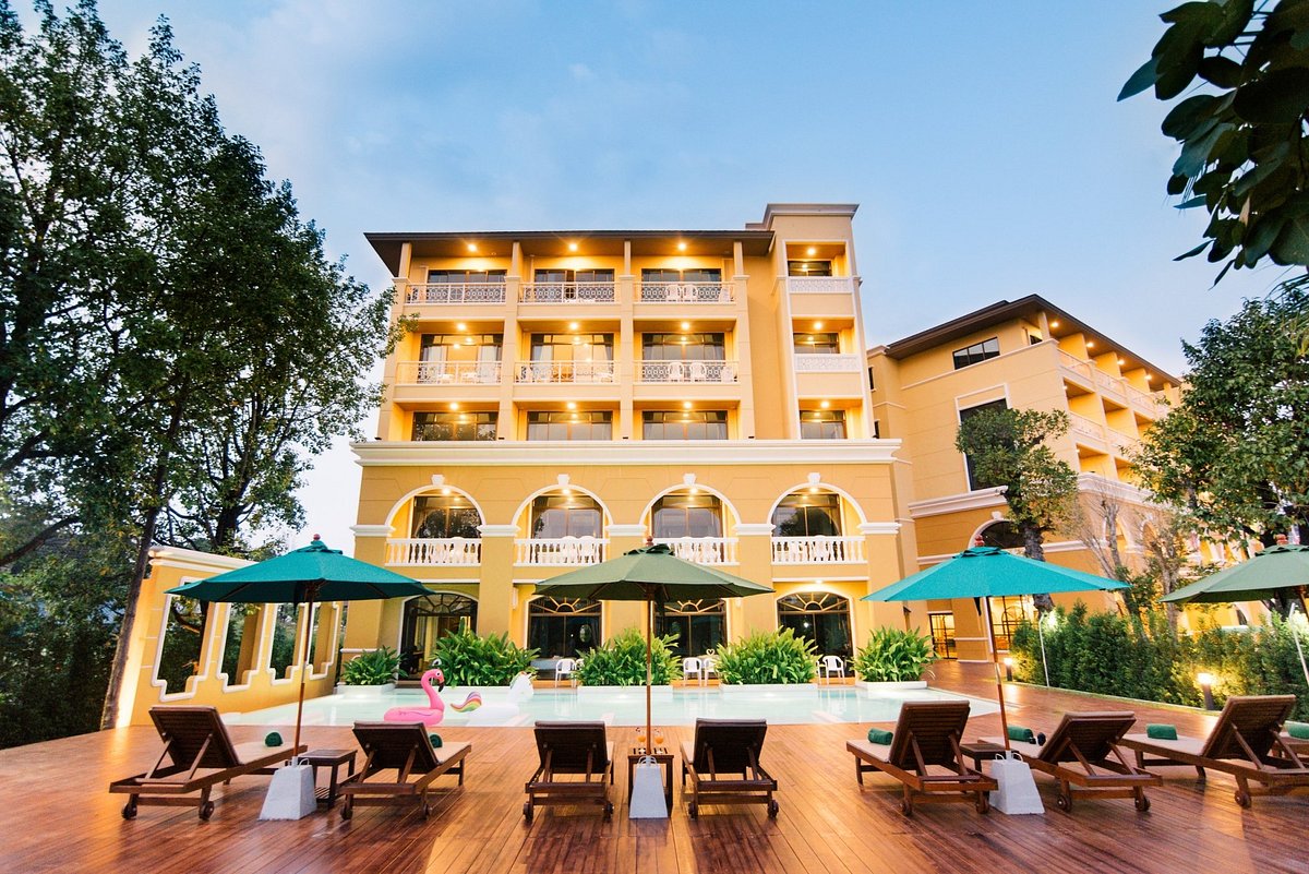The Pineapple Hotel, hotel em Província de Krabi