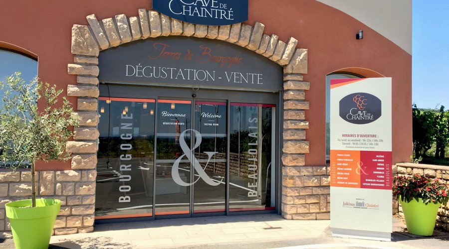 Entrée de l'espace de dégustation-vente