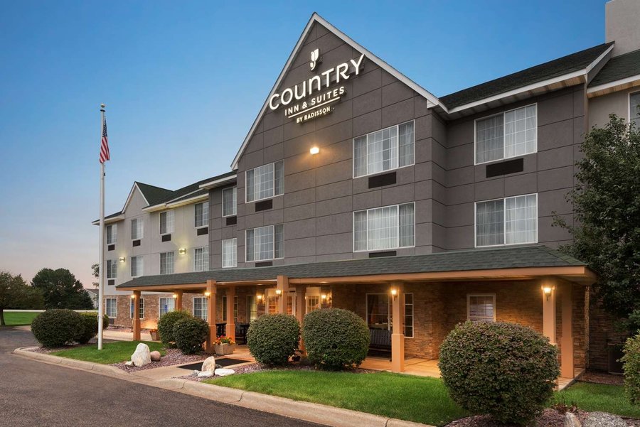 COUNTRY INN & SUITES BY RADISSON, MINNEAPOLIS/SHAKOPEE, MN $65 ($̶7̶4̶ ...