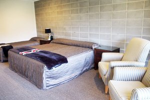 Room & Suite