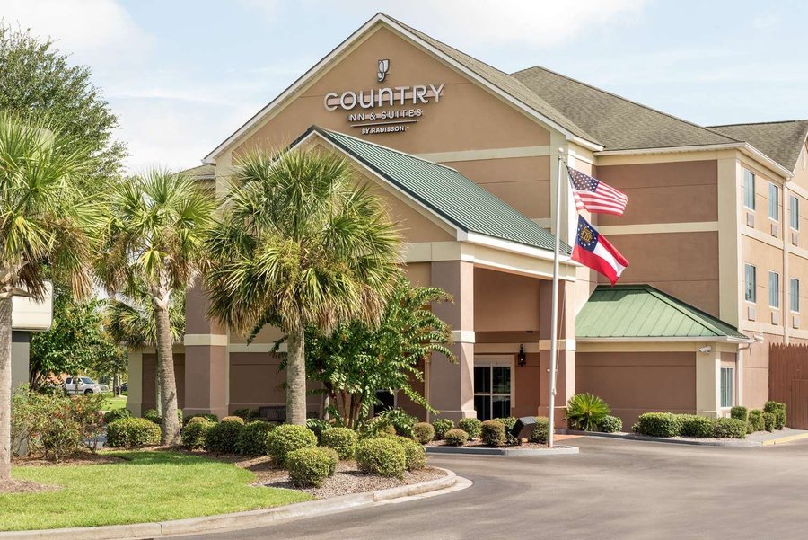 Country Inn Suites Radisson  Savannah Gateway   C     1  0  5   