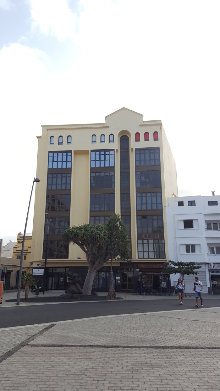 Imagen 1 de Edificio El Islote De Fermina