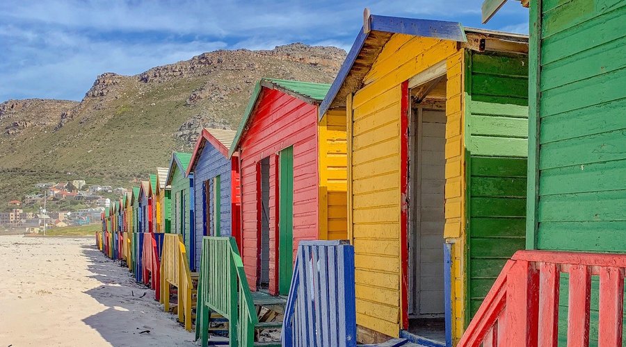 La bellezza colorata di Muizenberg Beach..
