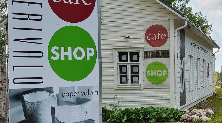 Paperivalo shop & cafe, keidas keskellä Karunkia.