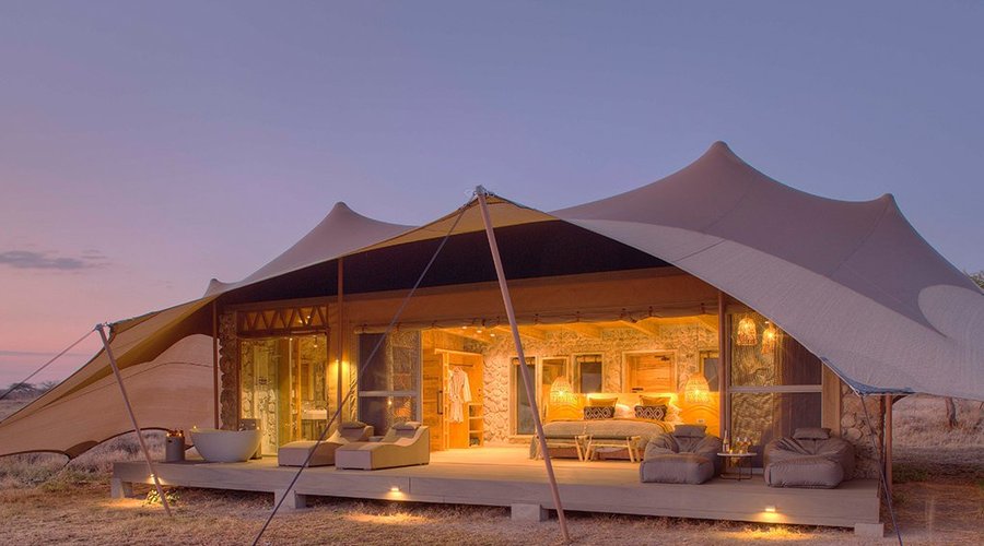 Namiri Plains guest tent, a double room with an ensuite bathroom. 