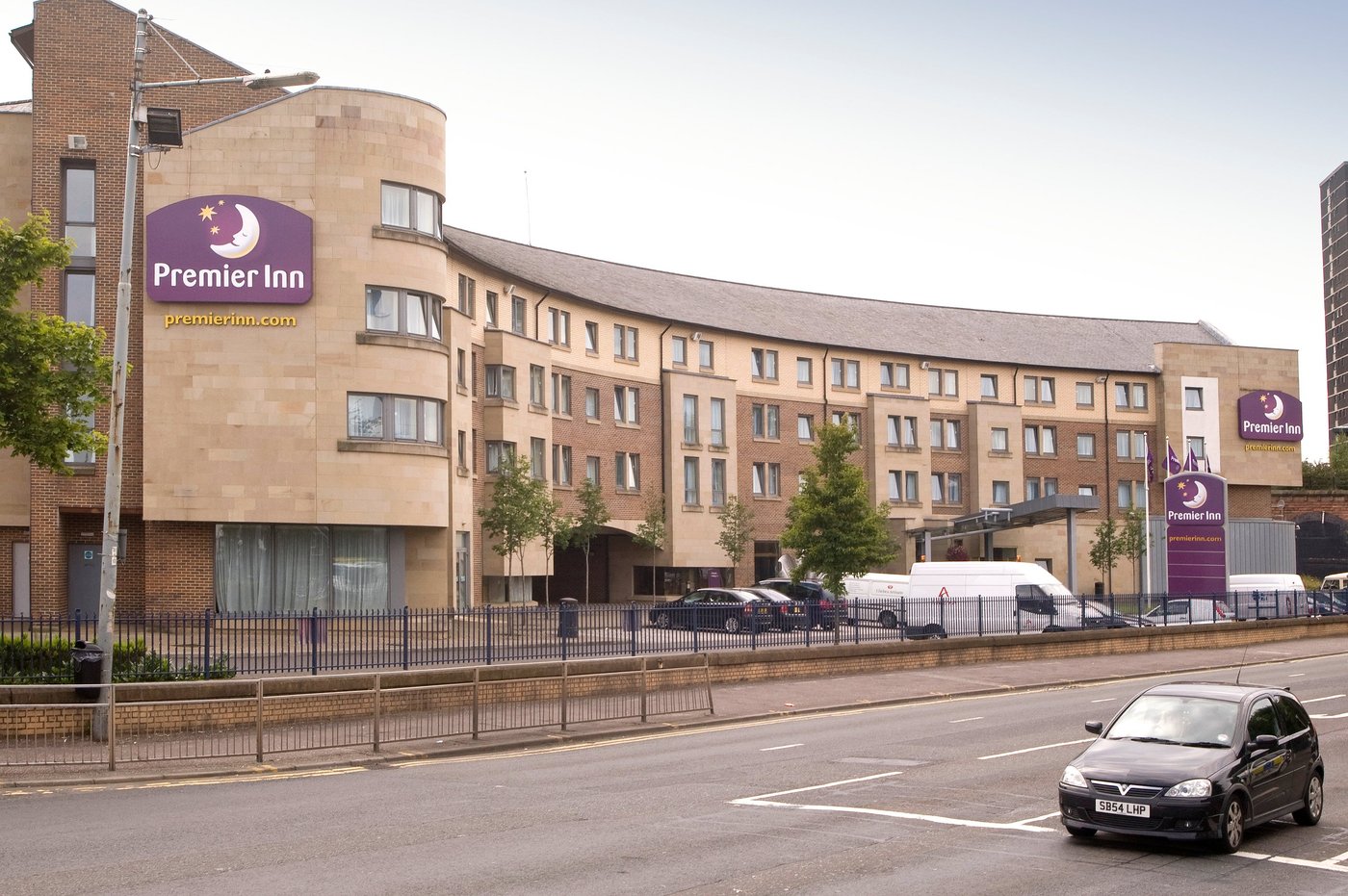 Premier Inn Glasgow City Centre South hotel Parking: Pictures & Reviews ...