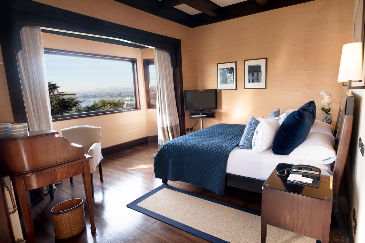 GRAND HOTEL GERVASONI $77 ($̶1̶0̶1̶) - Updated 2023 Prices & Reviews -  Valparaiso, Chile