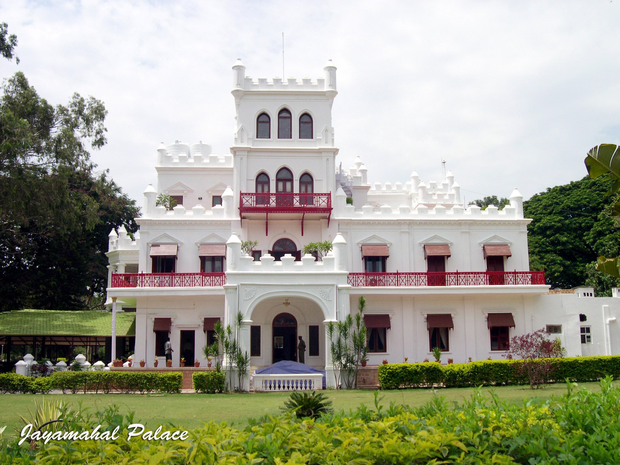 JAYAMAHAL PALACE (Bengaluru) - Castle Reviews, Photos, Rate Comparison ...