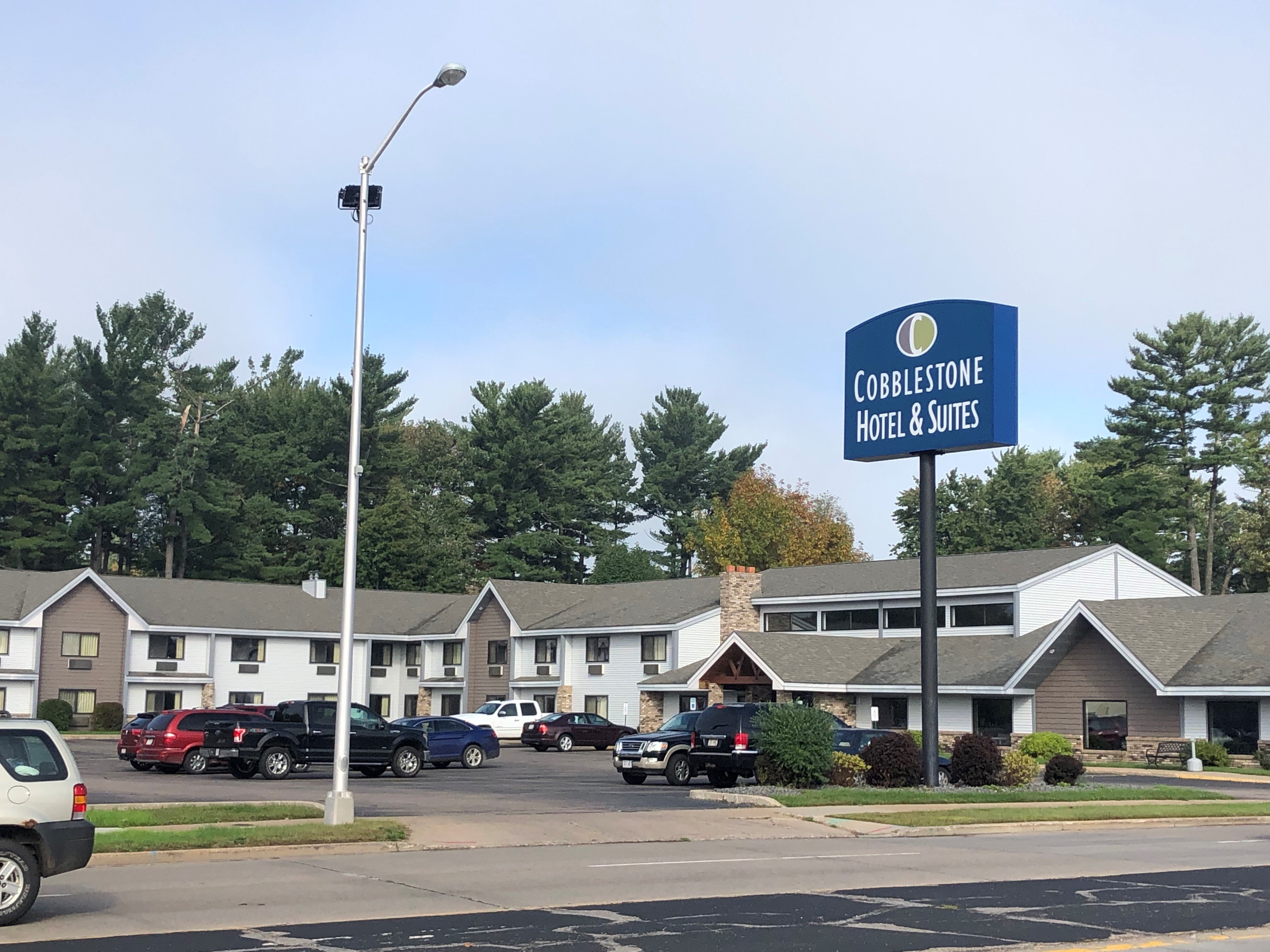 COBBLESTONE HOTEL & SUITES - WISCONSIN RAPIDS - Updated 2021 Prices ...