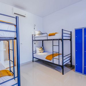Air Conditioning, Lockers, bed lights, all available at Mai Hostel Lembongan