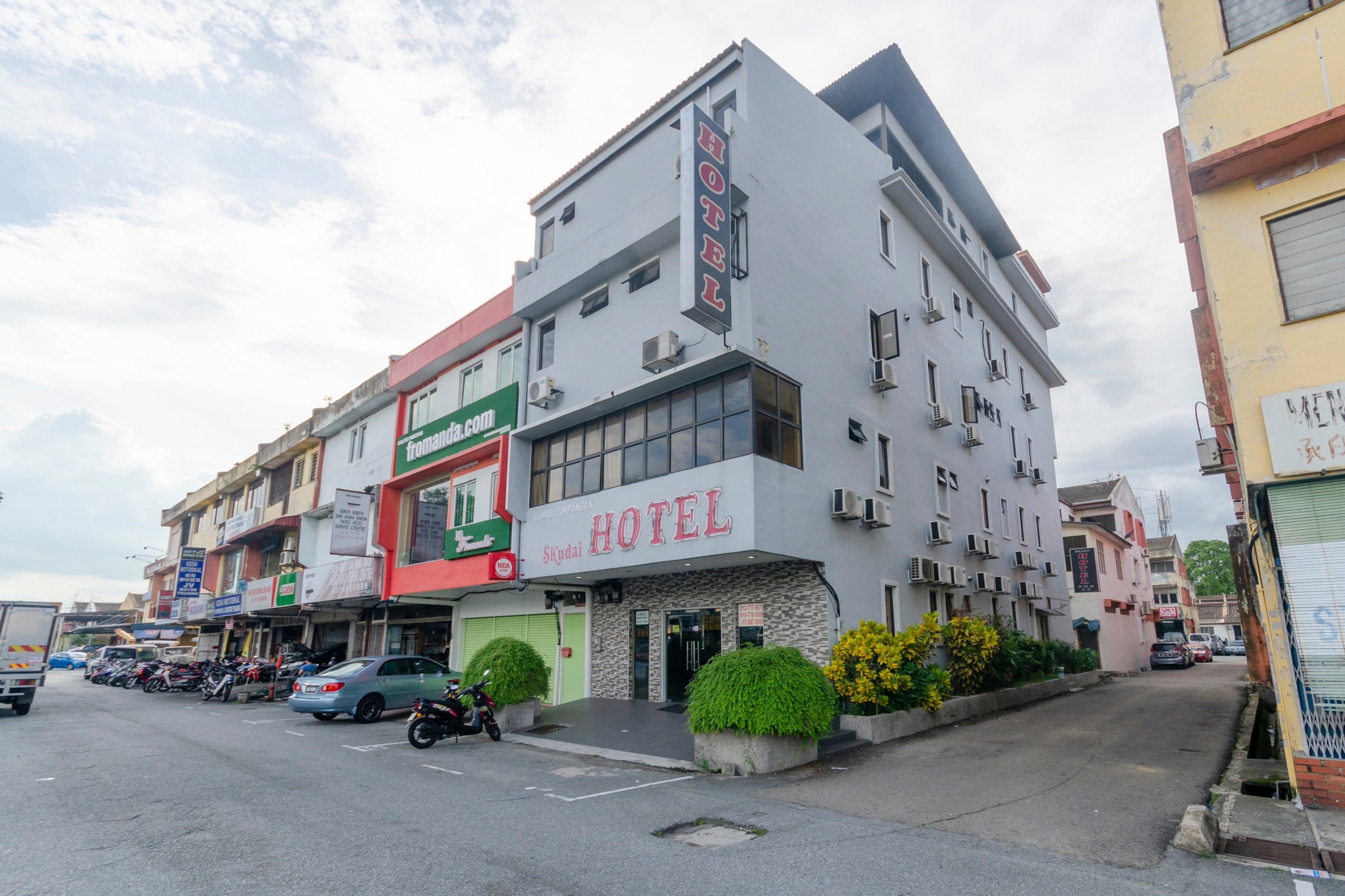 OYO 1010 SKUDAI HOTEL - Prices u0026 Lodge Reviews (Johor 