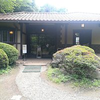 正面です