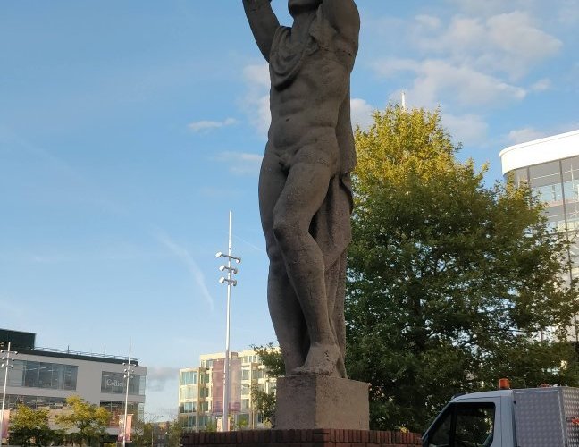 Top Monuments & Statues in Stadionbuurt (Amsterdam)