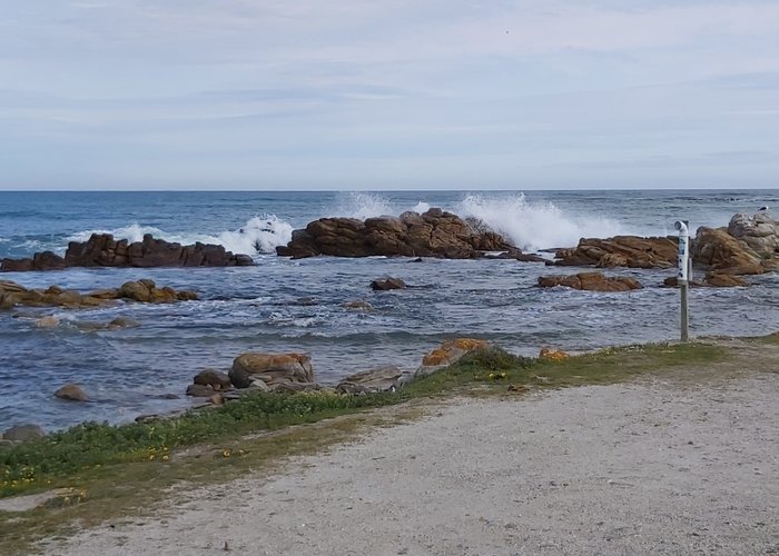 Lovely pics at the rocks...  and there are rocks all over...