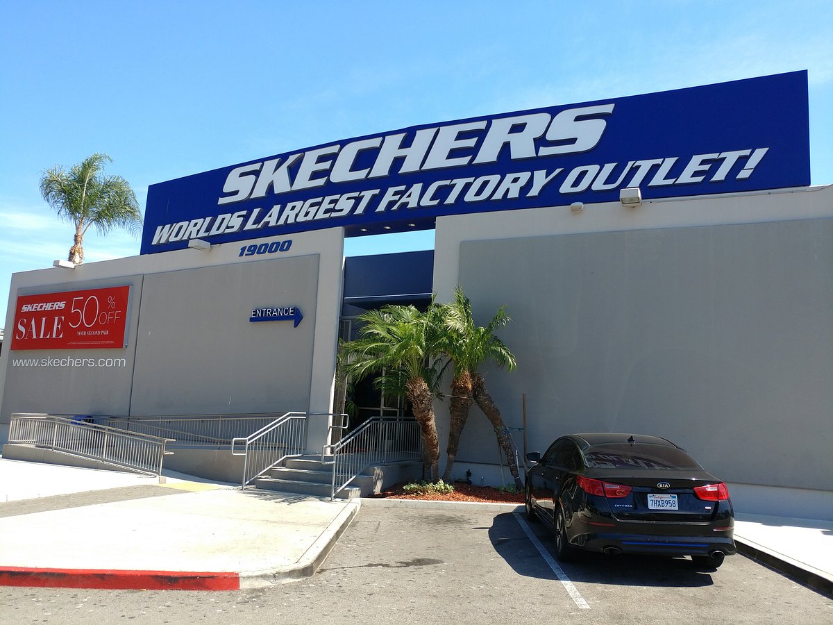 onszelf jurk genetisch SKECHERS FACTORY OUTLET (Gardena) - All You Need to Know BEFORE You Go