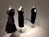 Trip to Museo Cristóbal Balenciaga – View from the Back