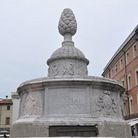 Illuminata in piazza