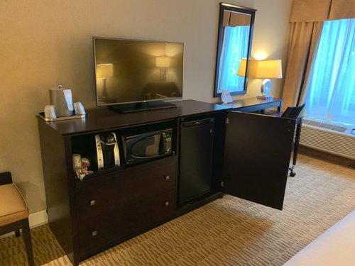 HOLIDAY INN EXECUTIVE CENTER COLUMBIA MALL - Updated 2024 Prices ...