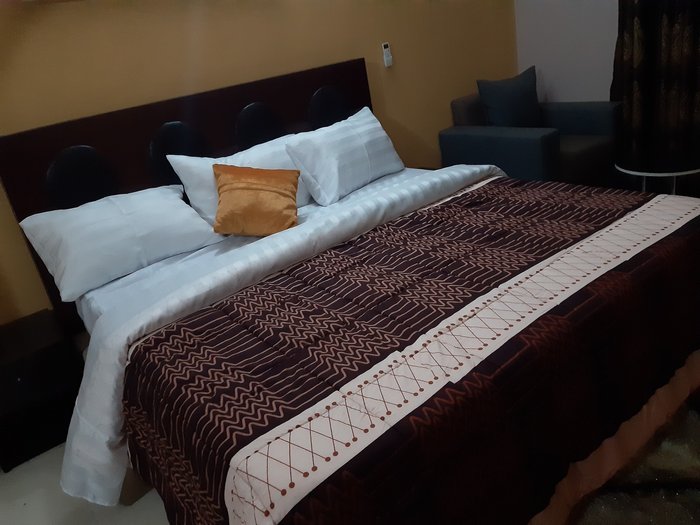 GODDIS APARTMENTS - Hotel Reviews (Lagos, Nigeria)