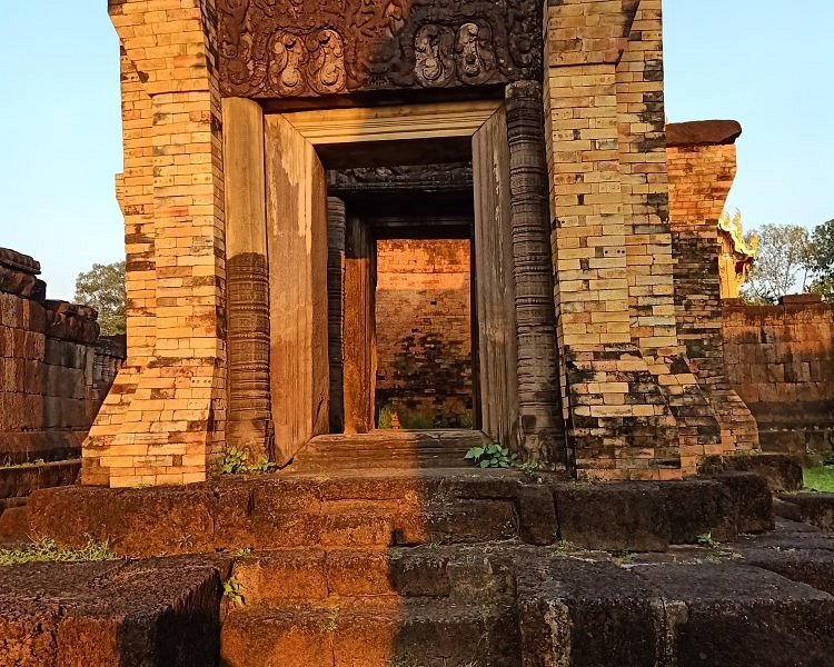 Prasat Hin Wat Sa Khampaeng Yai image