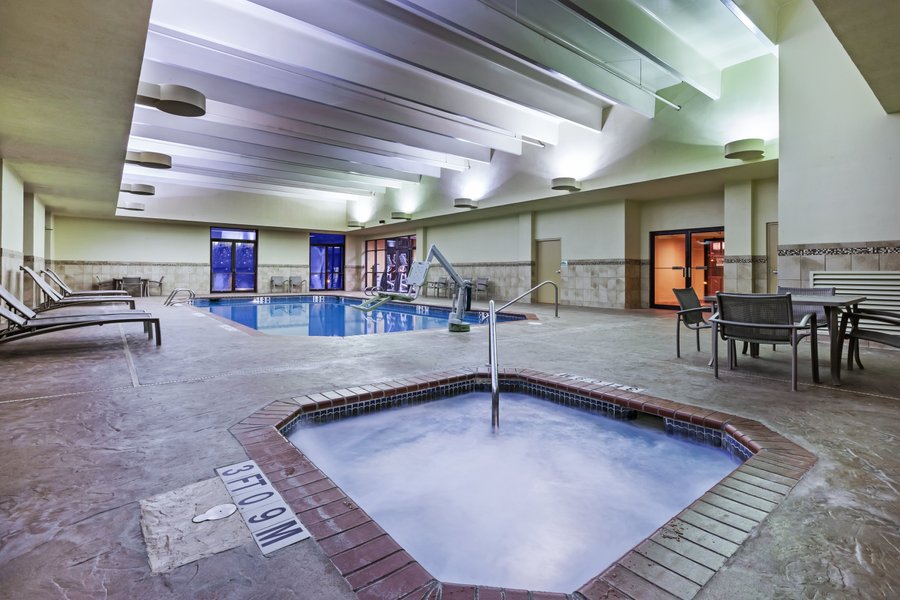 HOLIDAY INN SPRINGDALE/FAYETTEVILLE AREA $89 ($̶1̶1̶7̶) - Updated 2020 ...