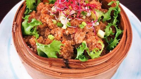 Restaurant chinois avec la cuisine typique de Sichuan et de Chongqing
