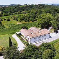 5 years ago we restored the old house located in front of the cellar, so today we have a tasting room and a terrace, surrounded by vineyards and luxuriant wood, everyone can taste our Prosecco, enjoying a particularly relaxing view.