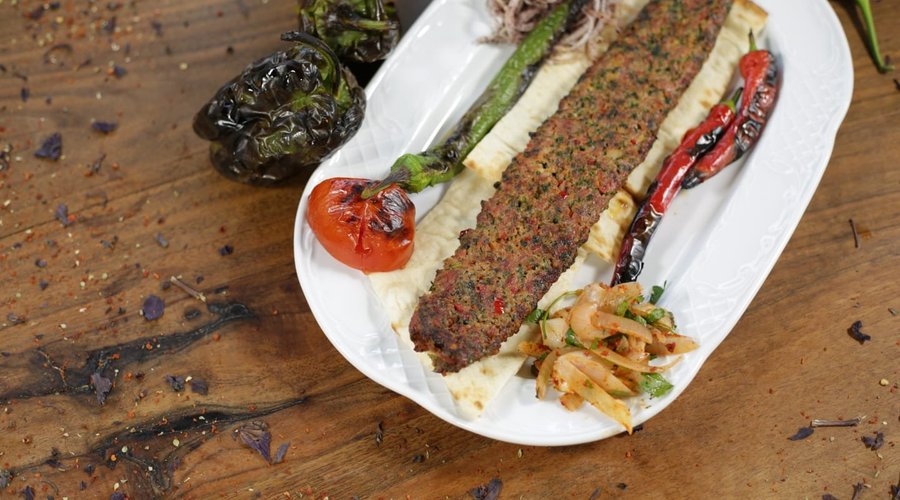 Salı Gününe Özel Bir Lezzet "Beyti Kebap" 