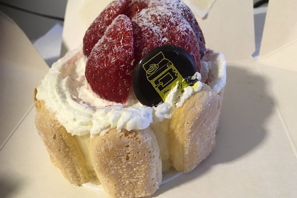 Ice Cream Buckets (Vanilla, Strawberry, Chocolate, Salted Caramel) -  Picture of VEER Resto-Lounge, Amman - Tripadvisor