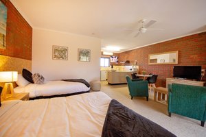 Room & Suite