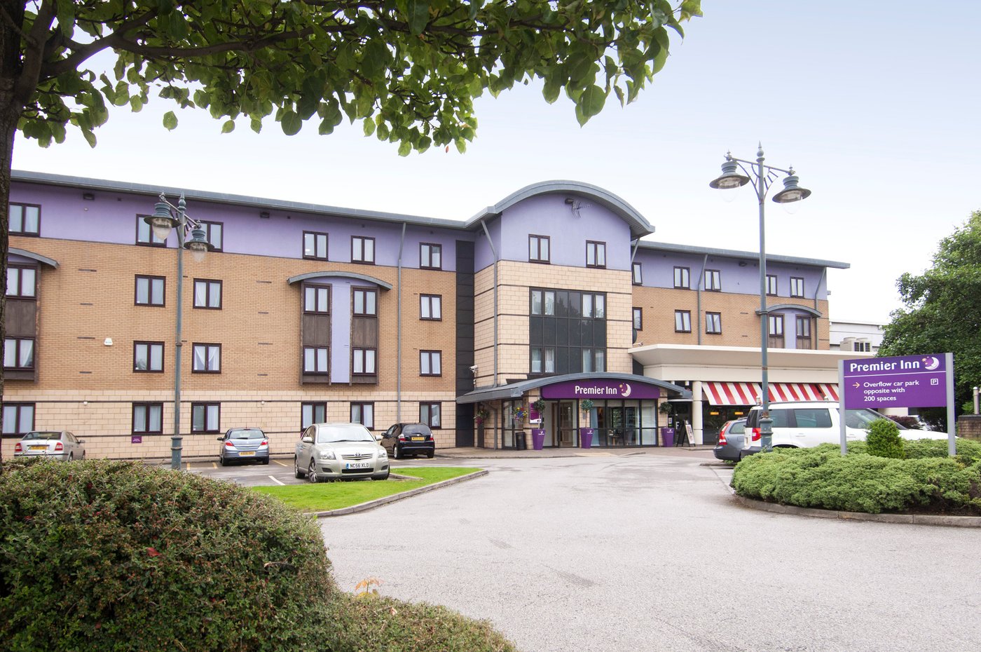 PREMIER INN LEEDS CITY CENTRE (WELLINGTON STREET) HOTEL - Updated 2024 ...