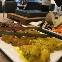 Assiette Découverte (Poulet Thai, Colombo de Porc, Bœuf Tijuana et Canard d'Orient).