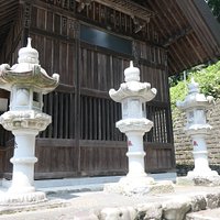 素敵な灯籠もたくさんあります。