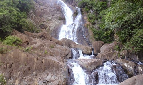 los chorros de olá, un fantástico lugar apartado para llegar necesitas un auto 4x4 despues de alli debes dejarlo y caminar un poco te gustará la experiencia.