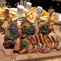 paletot de canard avec magrets, cuisses, frites maison, émulsion de parmesan, mayonnaise maison
