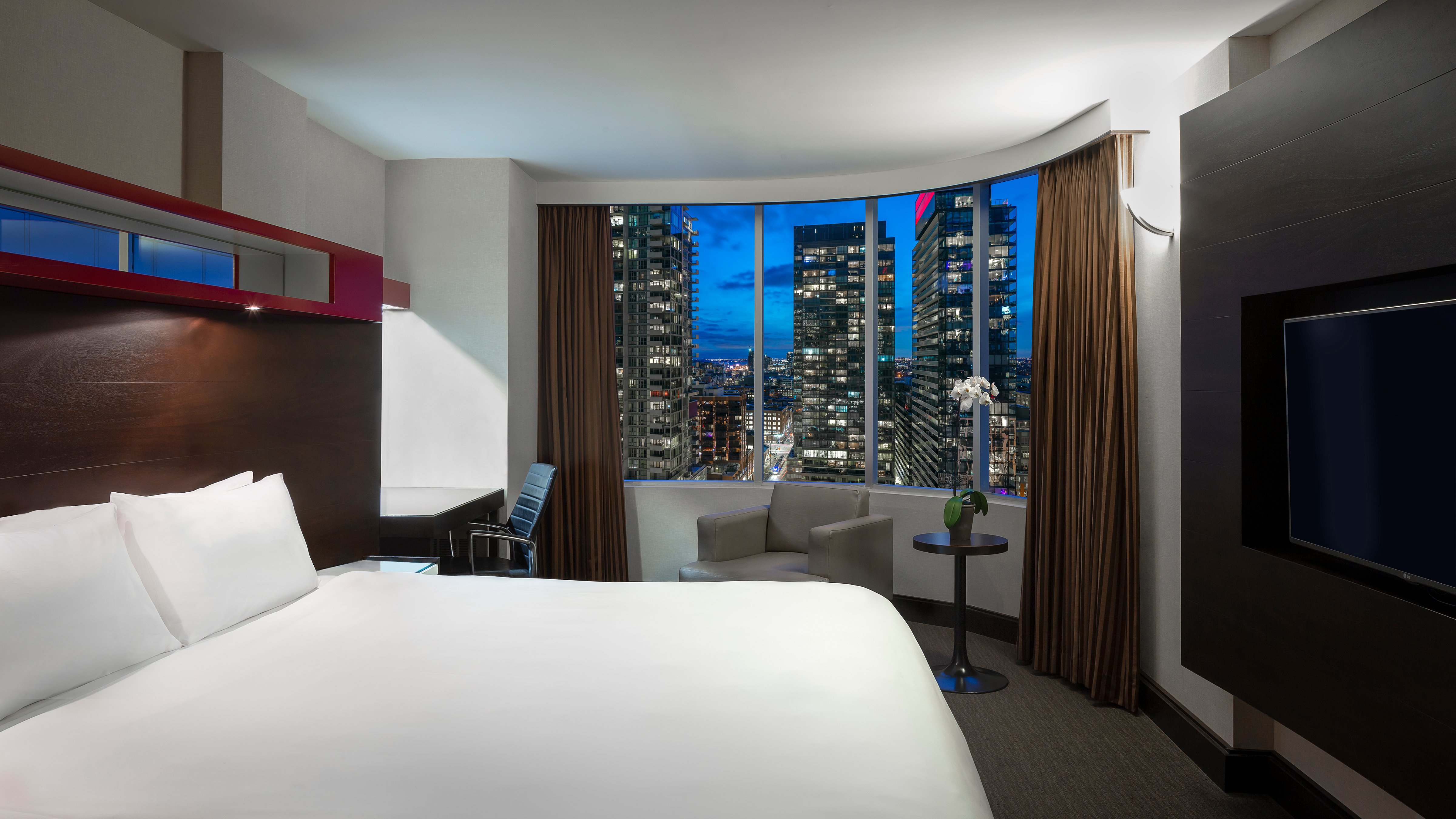 Hotels In Toronto Of 2024 With Prices   King Bed With City View 