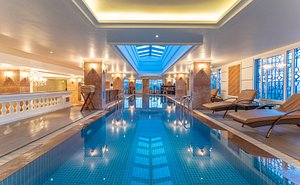 Samdi Hotel in Da Nang, image may contain: Pool, Water, Swimming Pool, Resort