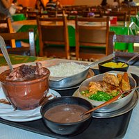 Toda quarta e sábado, experimente nossa deliciosa feijoada.