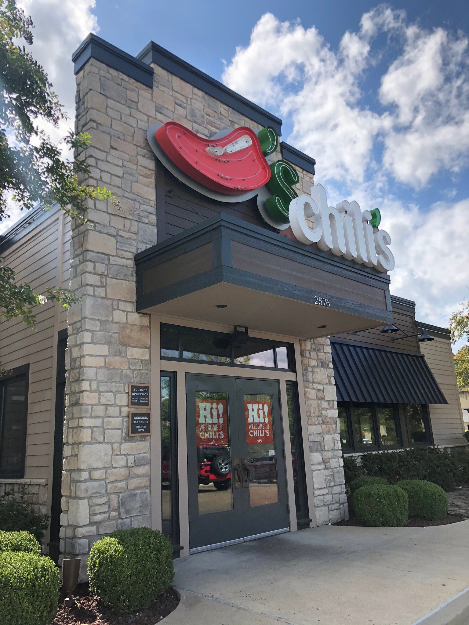 Chili's outdoor seating sale