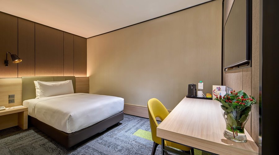 Solo Plus room with private bathroom