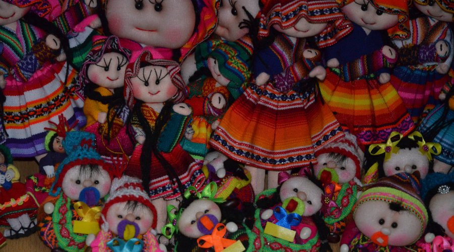 Mercado de Artesanias v Aguas Calientes