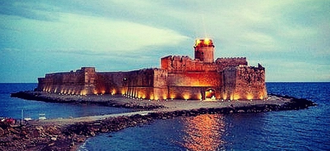 Un castello sul mare. 🏰🌊