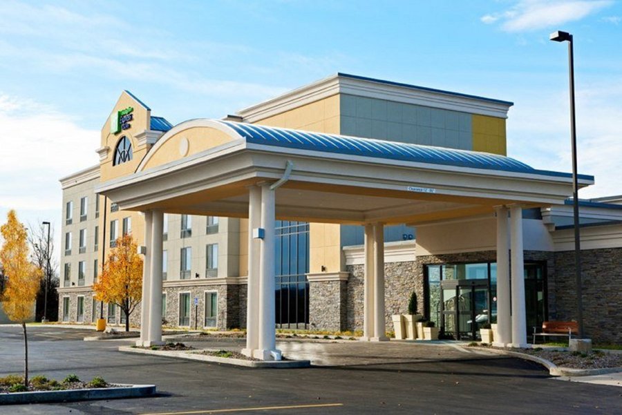 Holiday Inn Express Hotel & Suites Batavia - Darien Lake - UPDATED 2020 ...