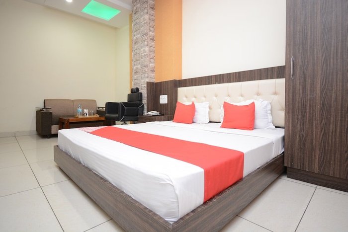 HOTEL DHINGRA - Prices & Reviews (Moga, India)