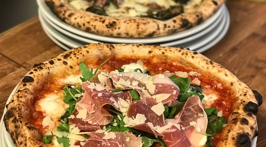 Crudo & Salsiccia e Friarielli