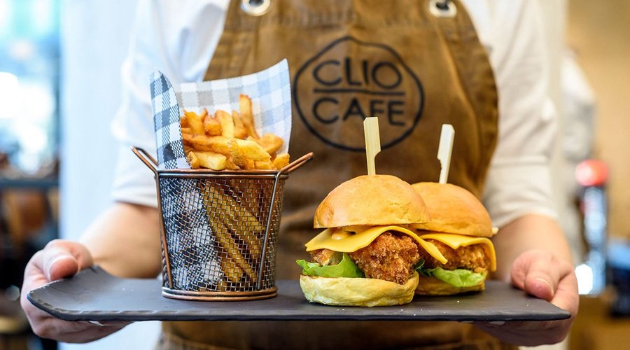 A wide range of delicious sliders. Here is our popular crispy chicken slider.