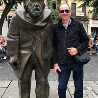 Bronze sculpture located in Plaza del Corrillo, Salamanca