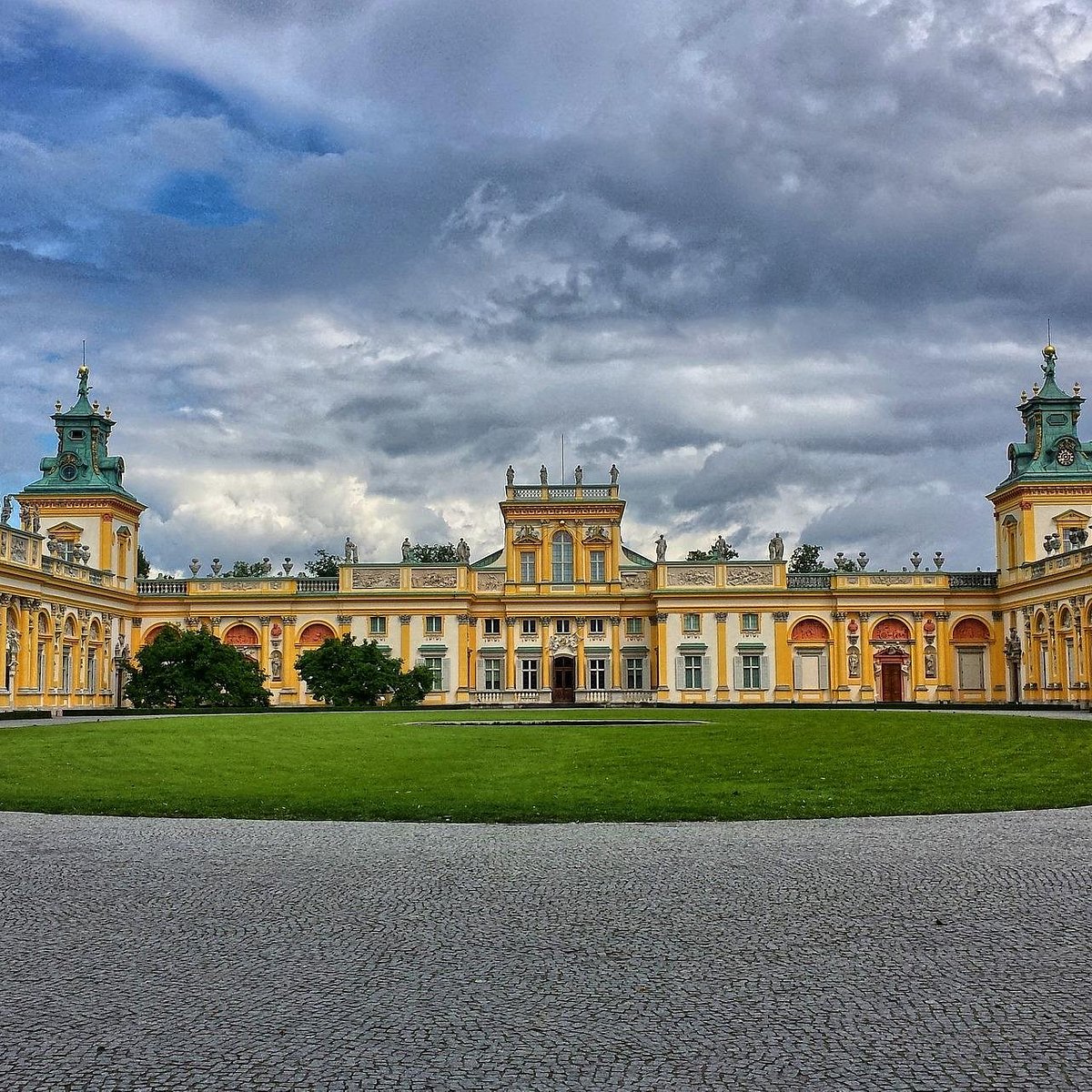 Варшава дворцы. Варшава дворец. Вилянувский дворец. Wilanow Palace Warsaw Poland. Королевский дворец в Варшаве.